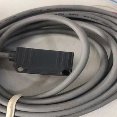 300uF200V三相电容~询价