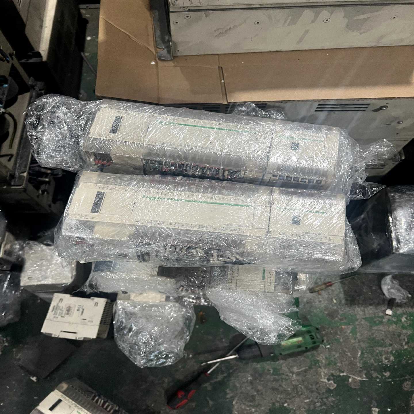 询价~施耐德模块型号tm2dockn功能，可以，单