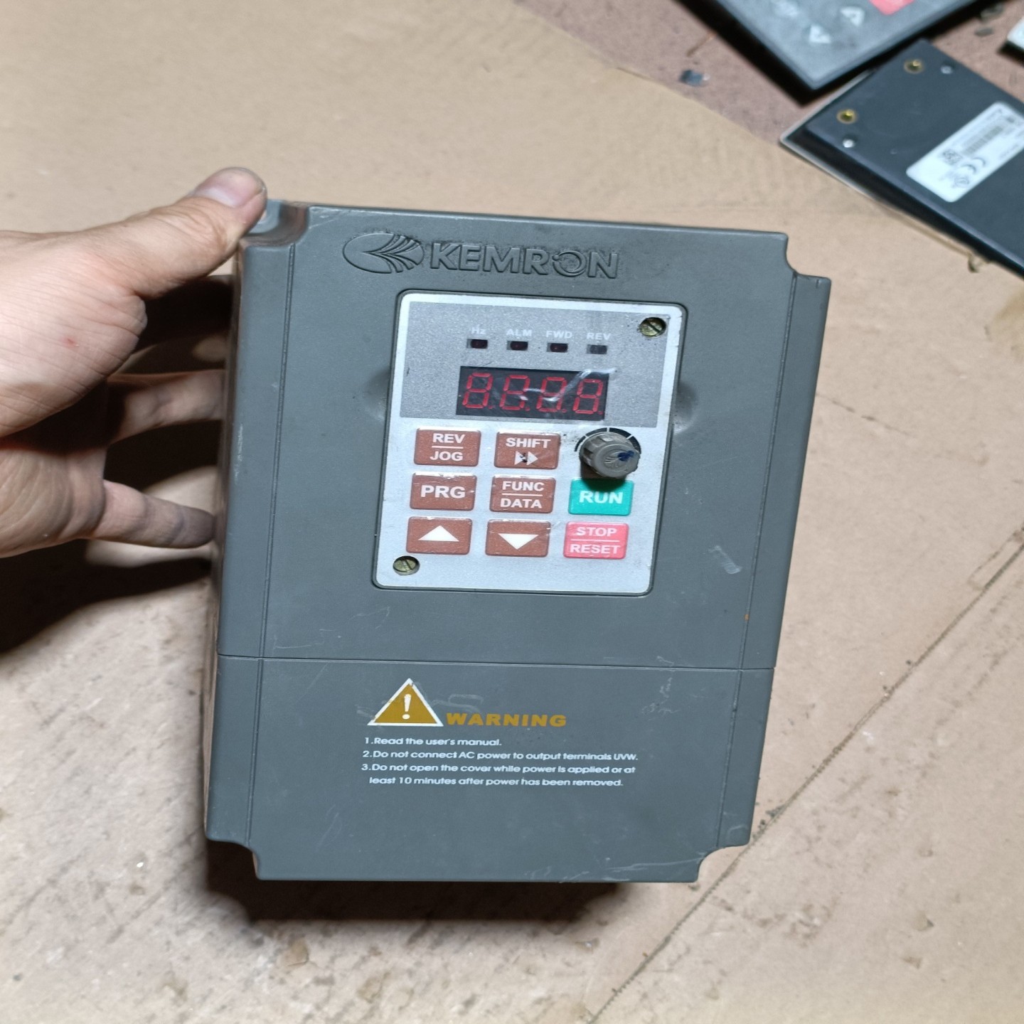 科姆龙变频器KV1900-G0015-2S1.5KW询价