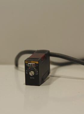 Omron E3SAD81 Photoelectric Switch