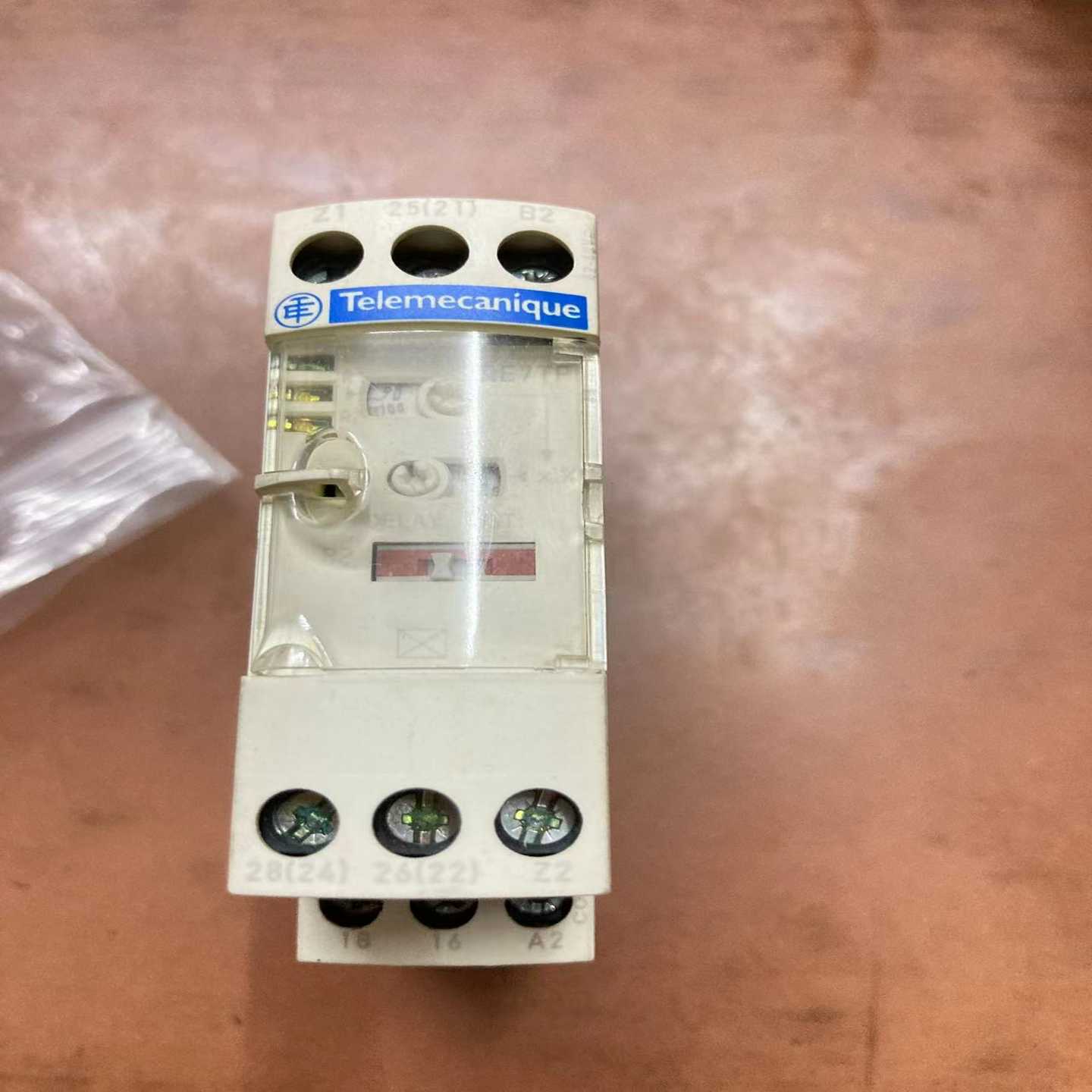 时间继电器RE7TP13BU；实物拍图询价