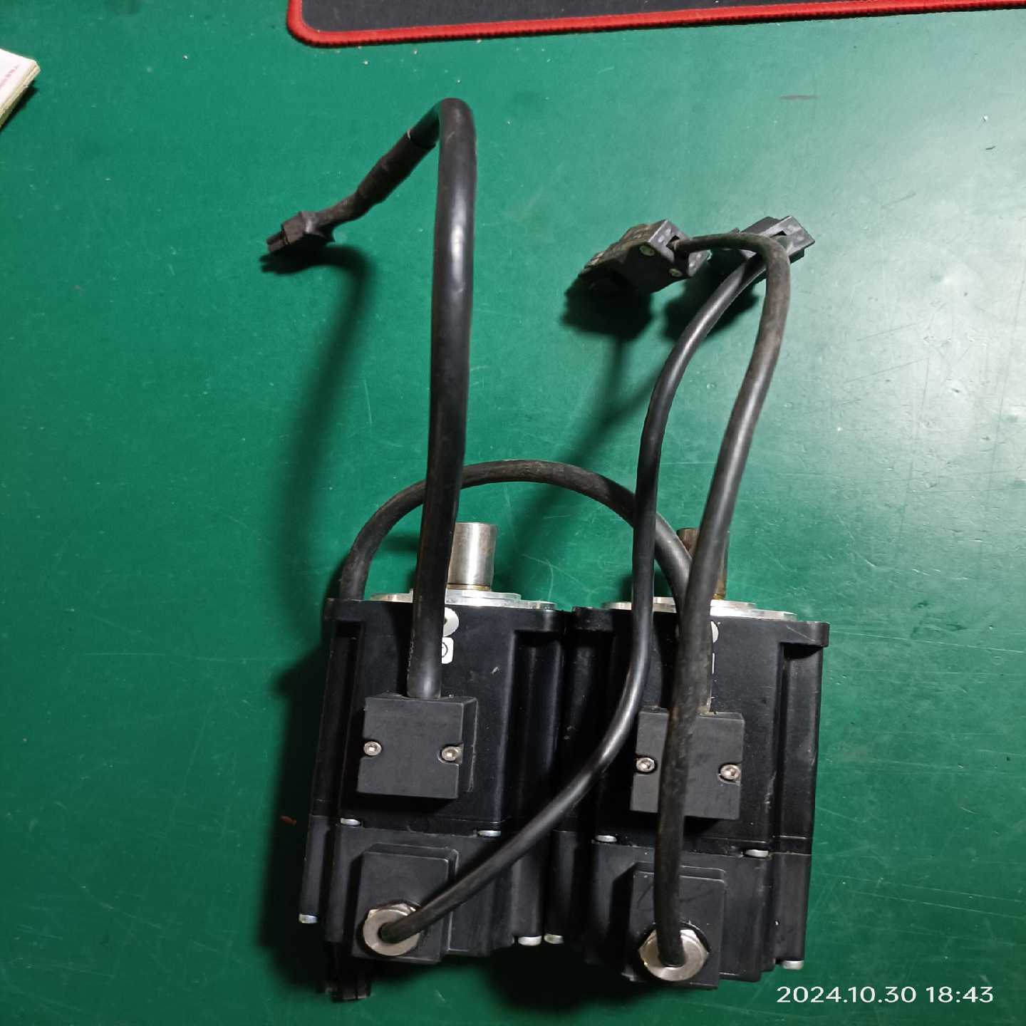 议价施耐德伺服电机BCH2LD0233CA5C200W