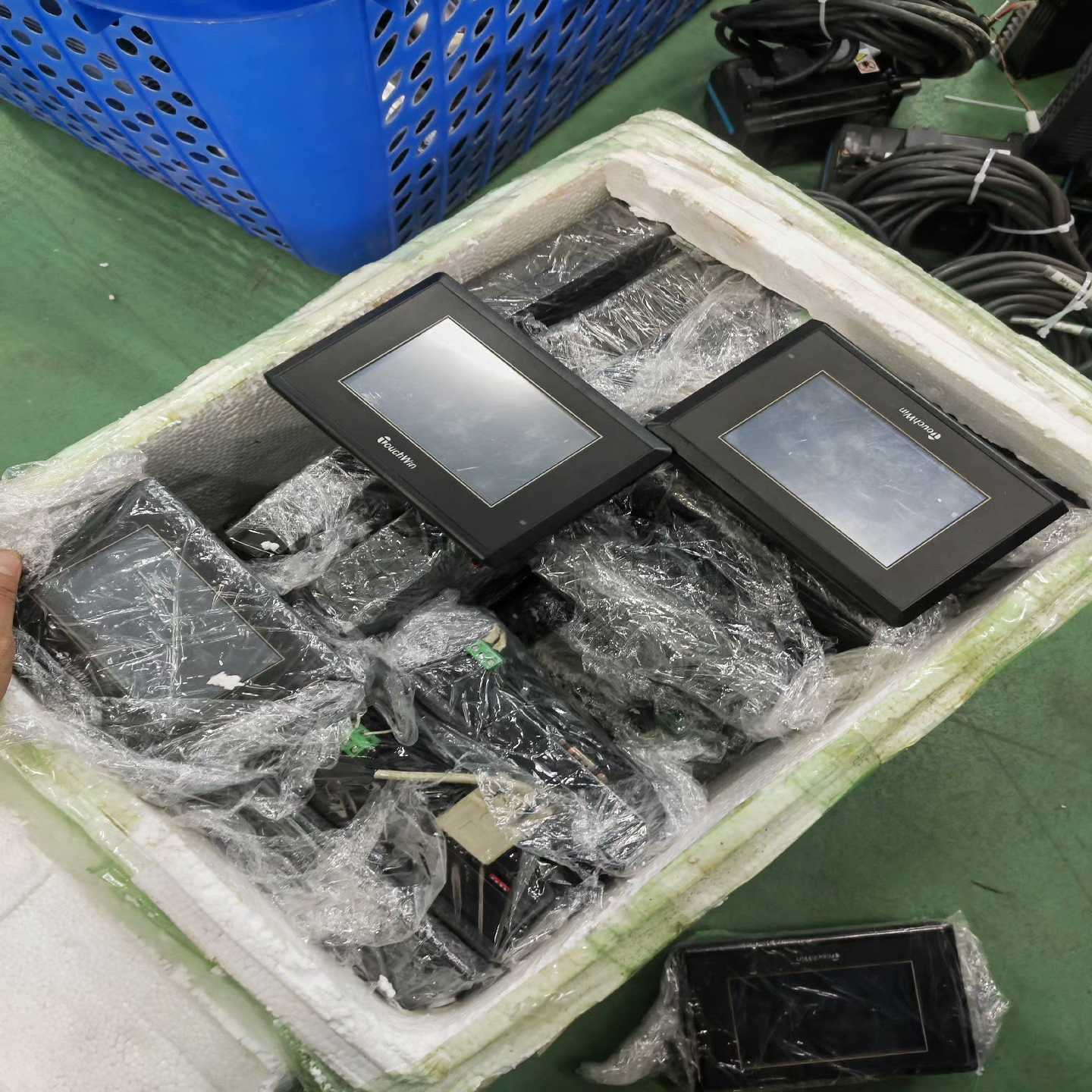 信捷4.3寸触摸屏，型号TH465-MT，25个，质量包（电子设备）