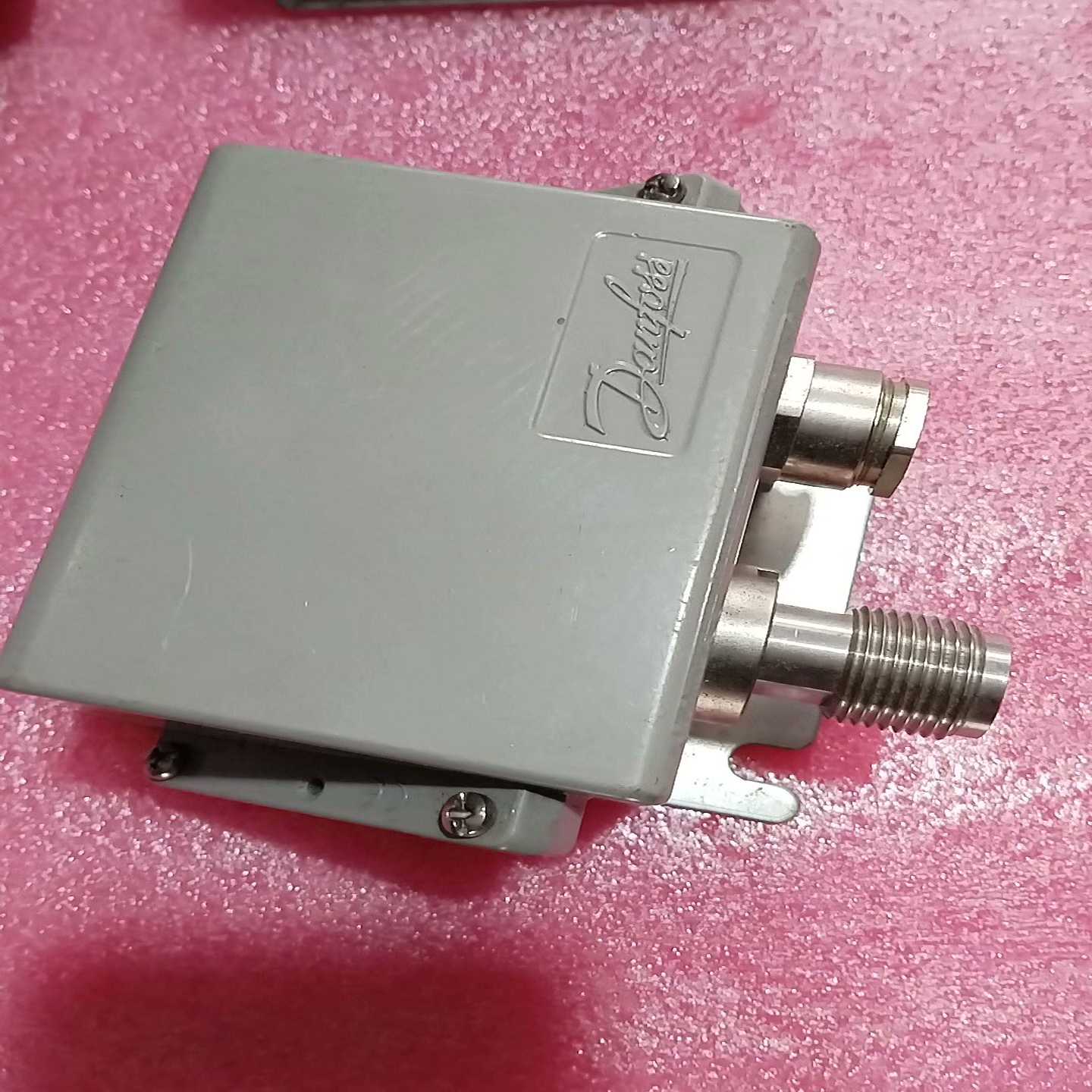 丹佛斯EMP2084G21070-6bar原厂件现询价