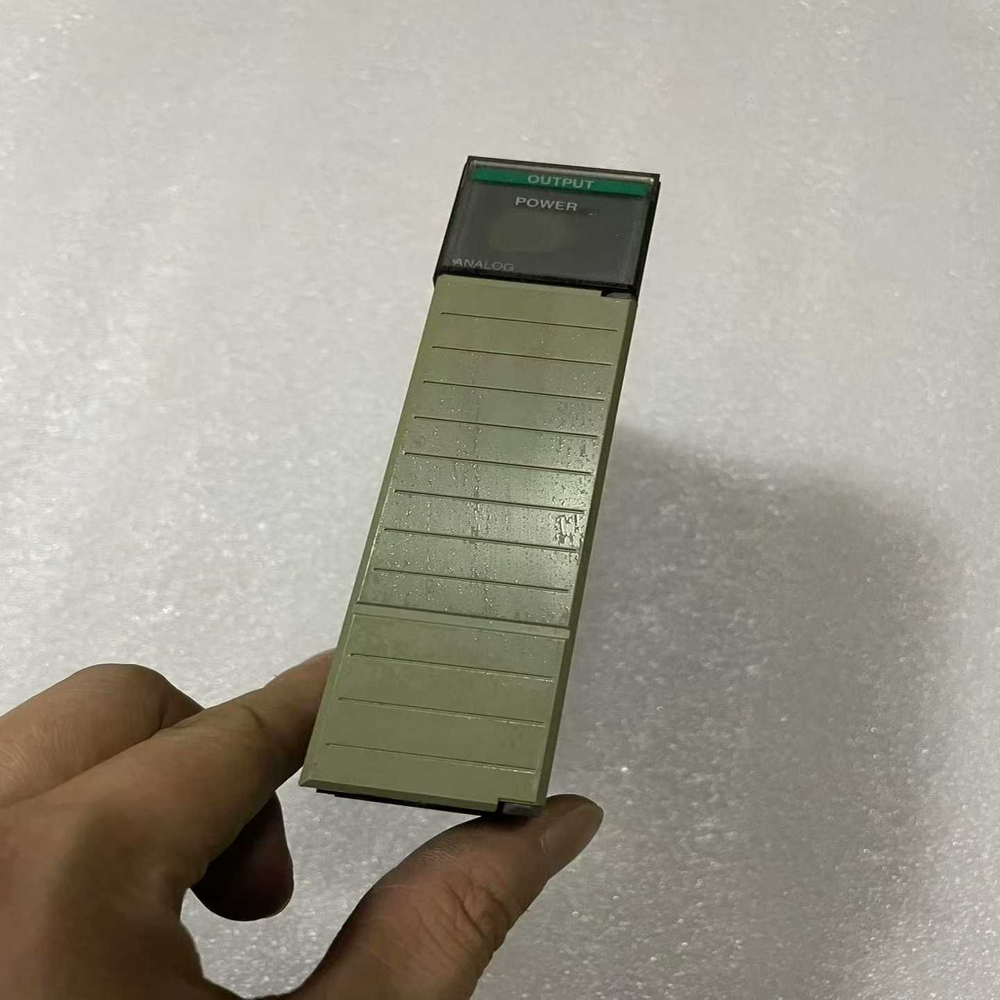 AB罗克韦尔1746-NO4V，功能包好，成色如图所示，需要【鑫鑫商