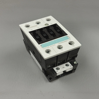 未使用西门子电源接触器3RT1035-1AK60-0LE0