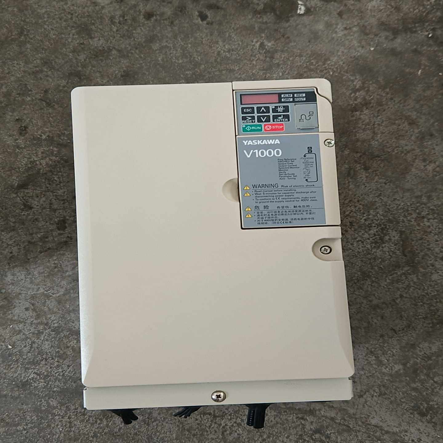 CIMR-VB4A0038FBAV1000系列变频器，轻