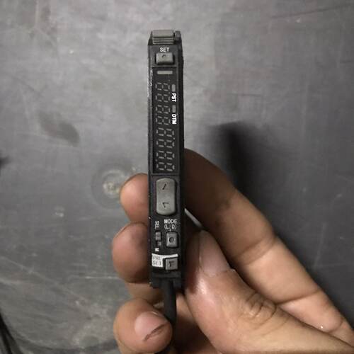 拆机基恩士光纤放大器FSN18N详细情况看图片打黑出售-议价