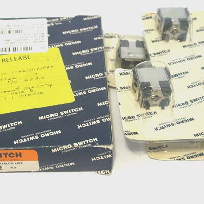 10 NOUVEAUX MICRO INTERRUPTEURS 2F212 COMMANDES DOPRATEUR