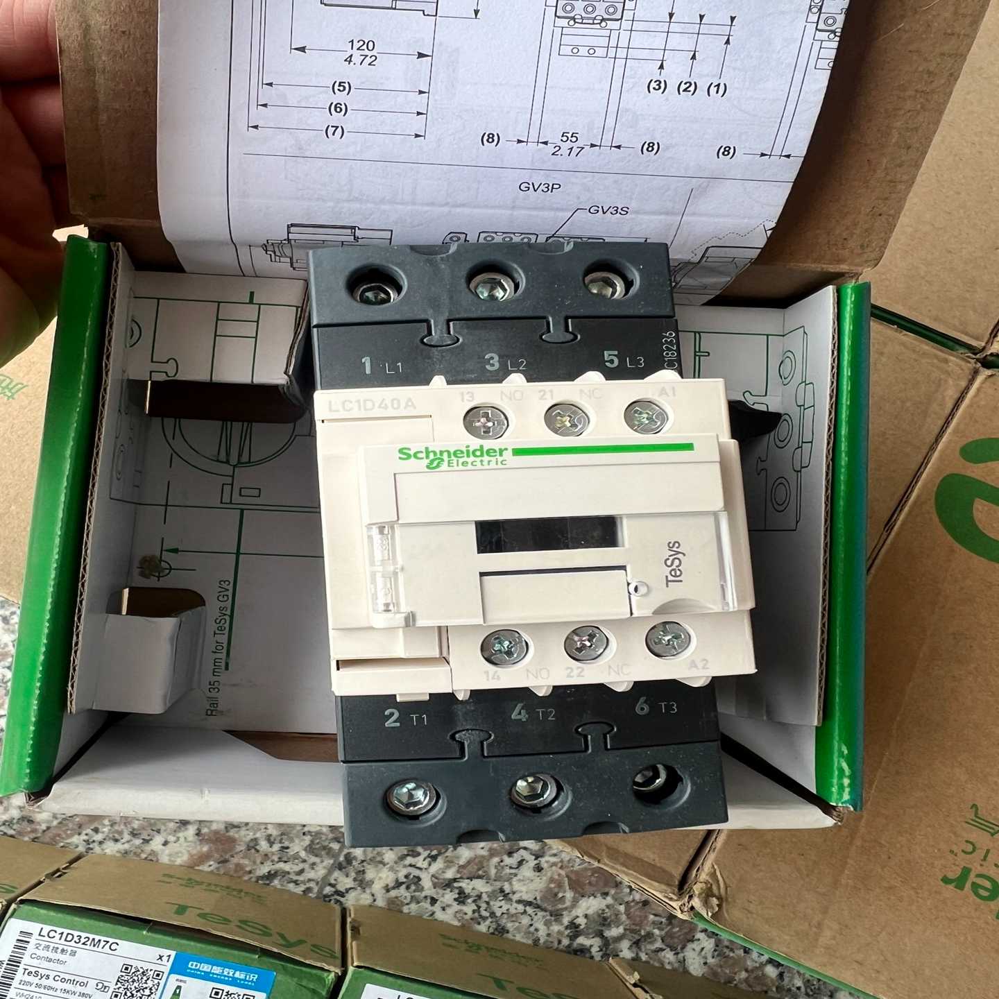 议价全新施耐德LC1D40ACC7C交流接触器36V