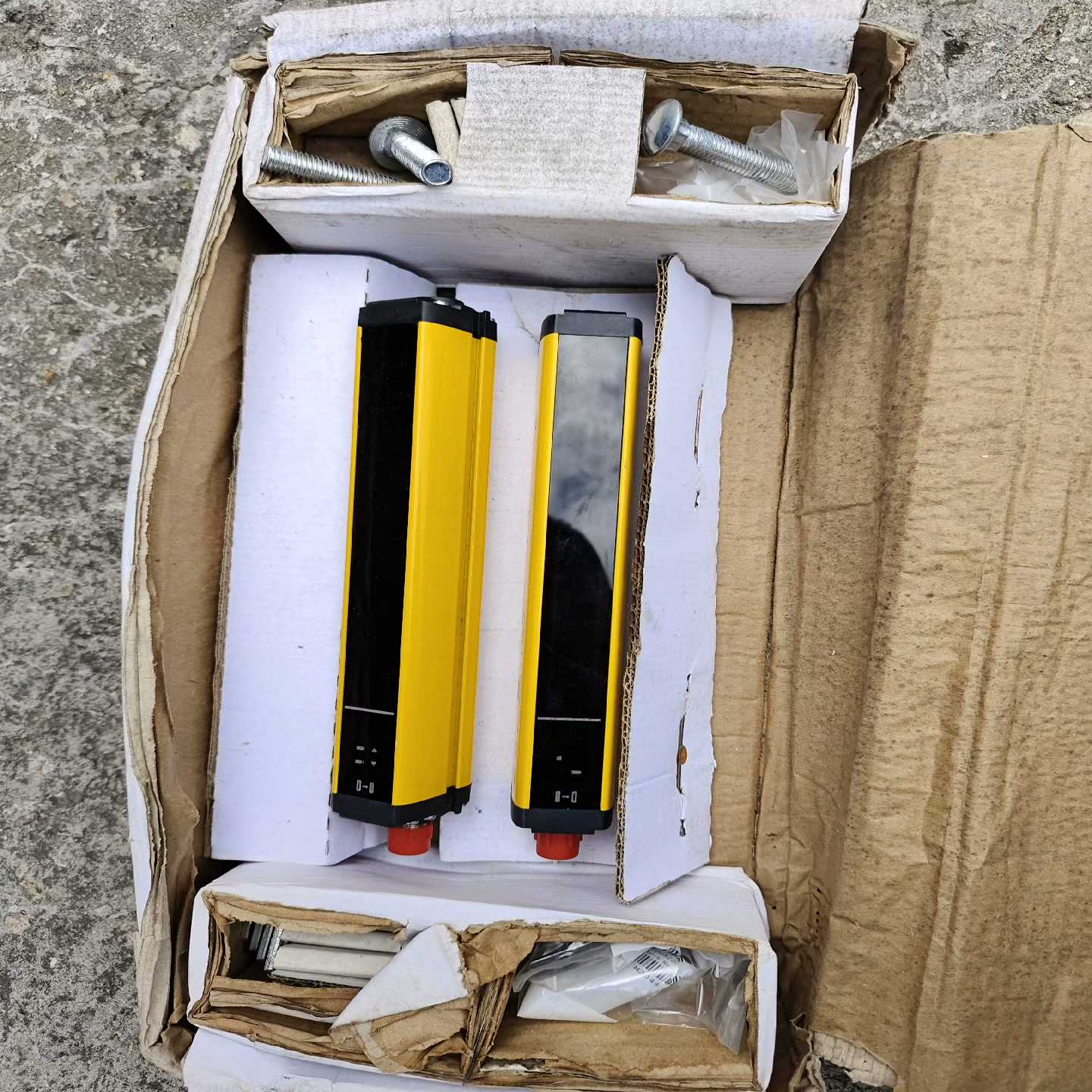 PILZ安全光栅2H-S-30-015/1带包装总共8套（电子设备）