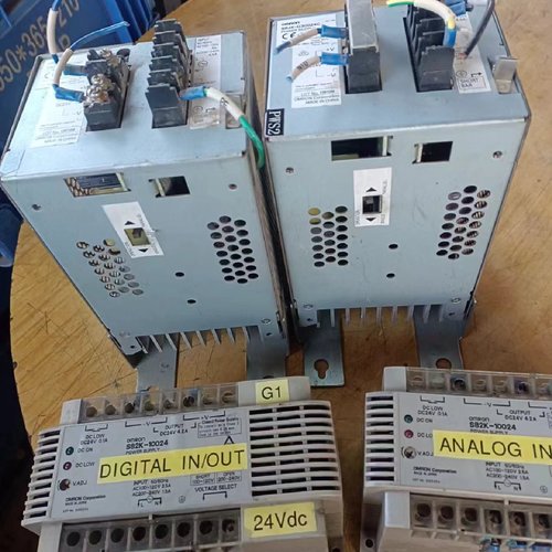 四个欧姆龙开关电源两个s8JX一G30024C两个s82K议价