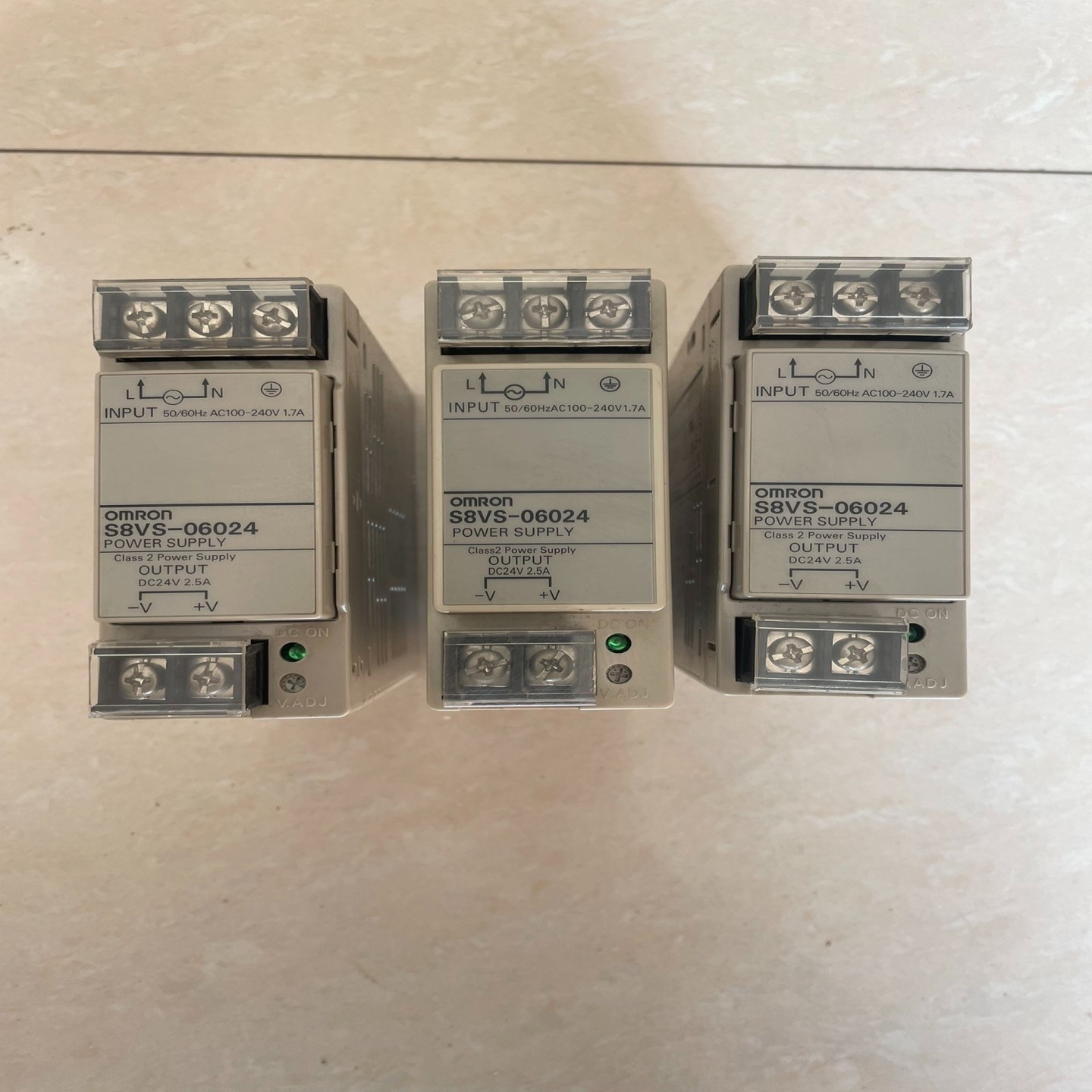 【请询价】电源S8VS-06024输入电压为AC100-240V输