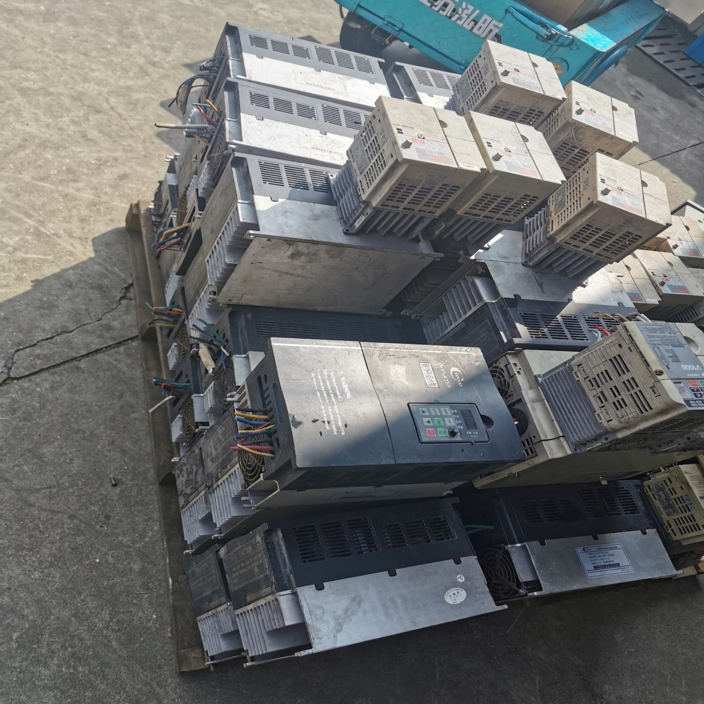 康沃变频器CVF-P3-4T0075C380v7.5--议价商品