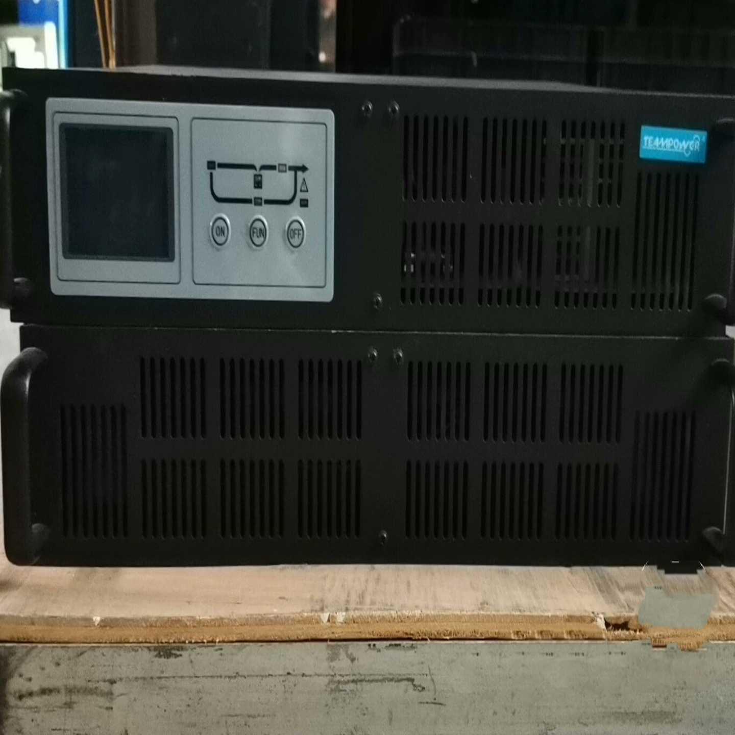 机架式，96V3KVA，UPS不间断电源9层新（上件套），纯图片