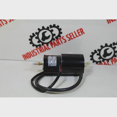 Yaskawa SGMA5AWSU12 Servo Motor  6 months warranty