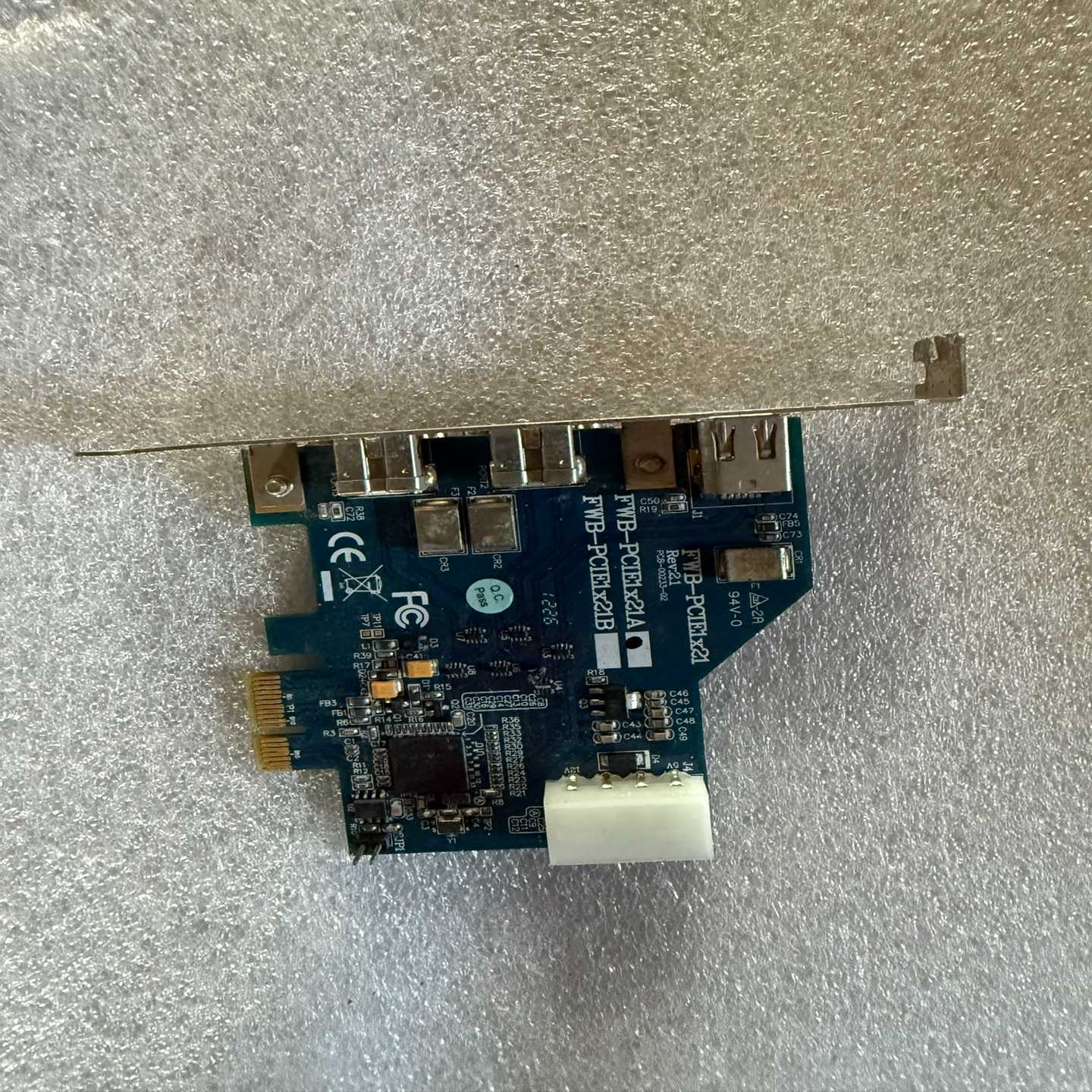 台湾IOIFWB-PCIE1X21B1394B采集卡工