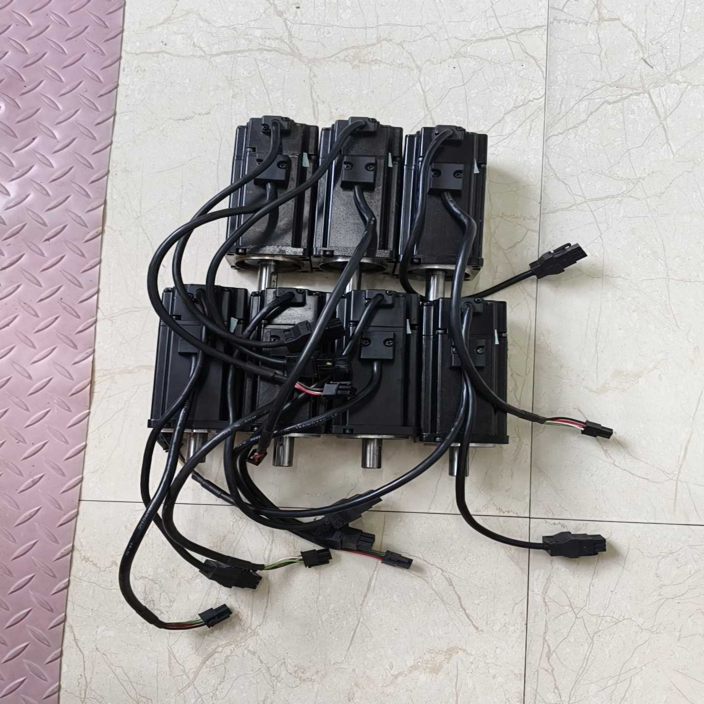 台达伺服电机ECMA-C10604ES400w成色如图拆--议价商品