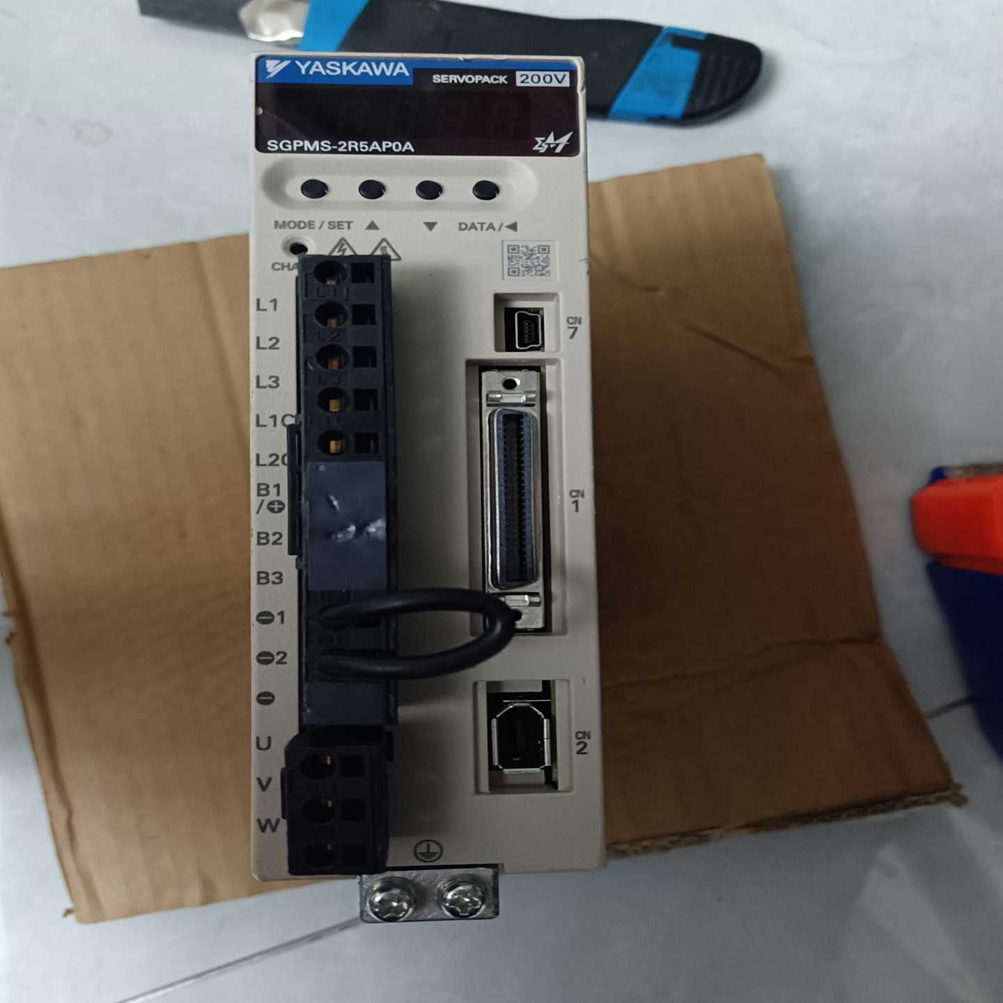安川伺服驱动器SGPMS-2R5APOA  450w实物拍摄--议价商品