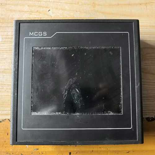 昆仑通态触摸屏TPC7022Et通电亮成色如图图片实