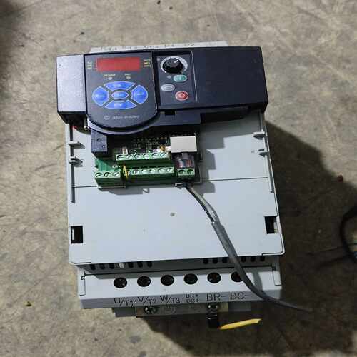 22F-D013N104AB变频器，实物图，功（零零电子）