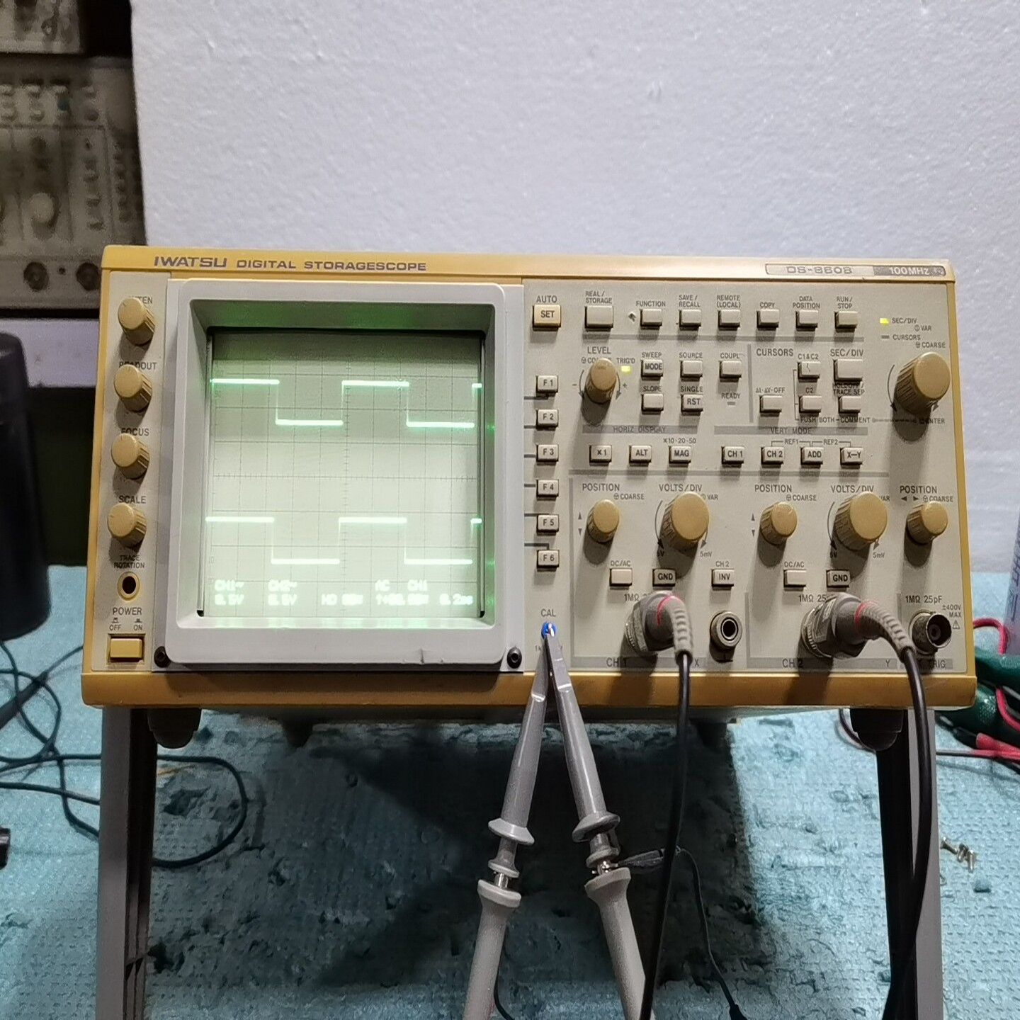 SS8608性能没问题，成色不咋样，如图所示，价格不含运费，--