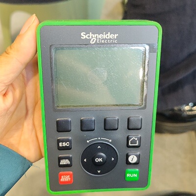 施耐德变频器中文显示面板VW3A1111有的老板拍前询价