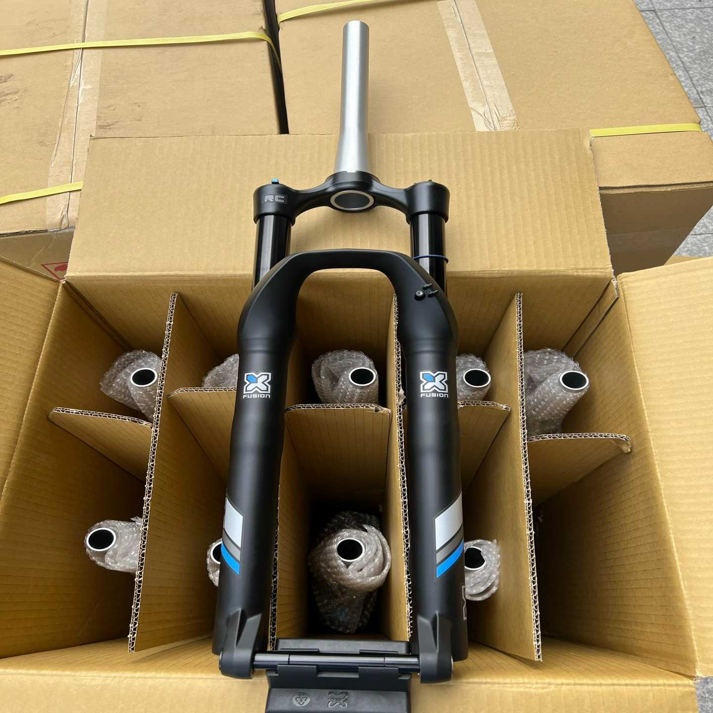 野宝29寸130行程前叉rc32前叉肩控110x15桶--议价商品