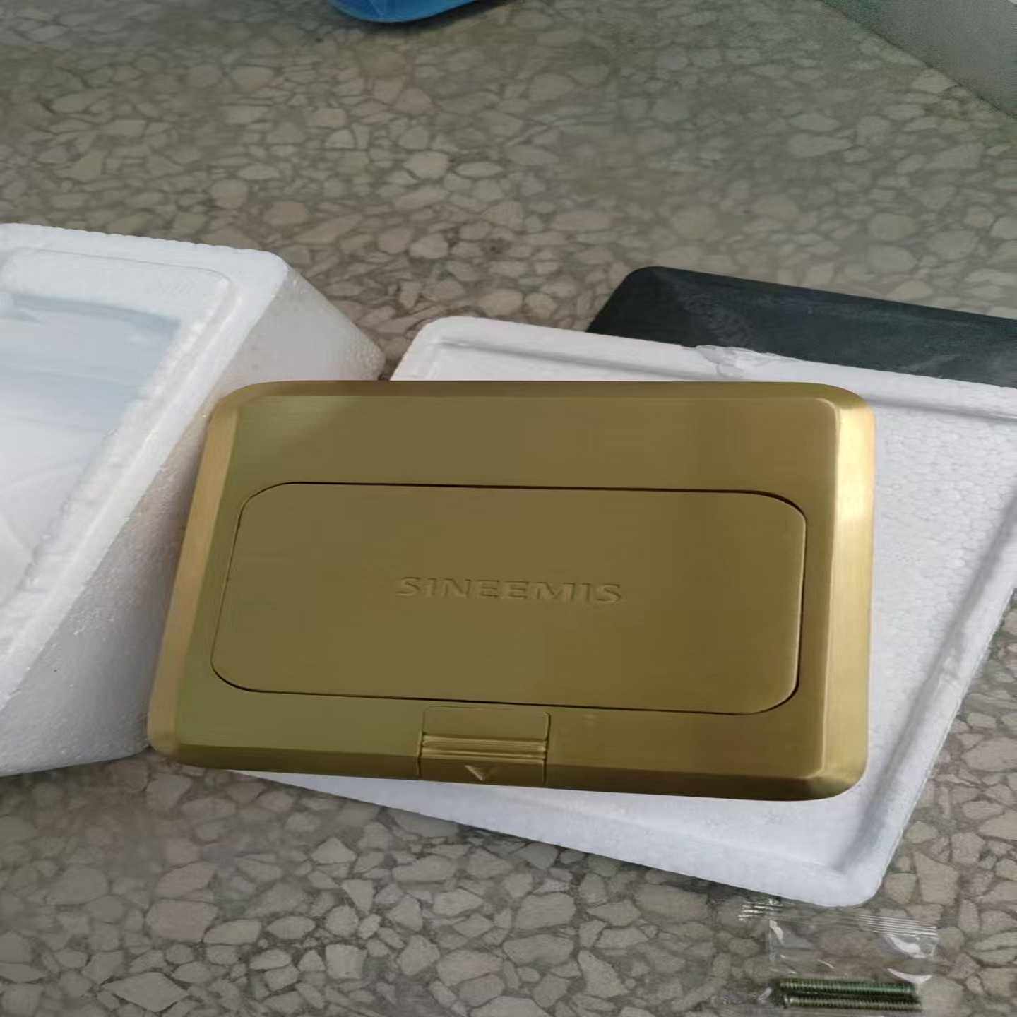 议价西门子慢起式地面 铜地插插座  六孔