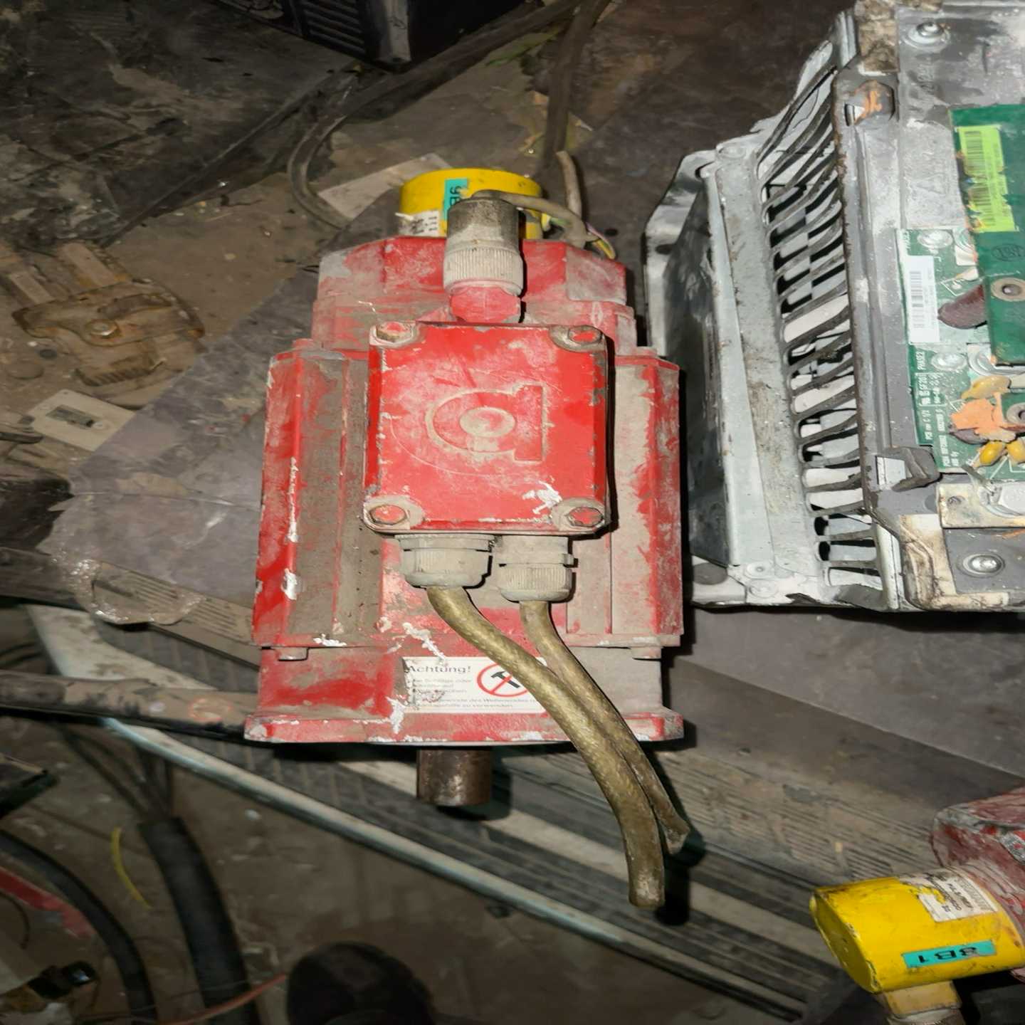 苞米勒伺服电机ds71-k后面带编码器要的联系