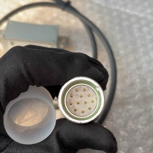 溢价-仓库一共有两根未使用过AMO磁栅尺读数头860438