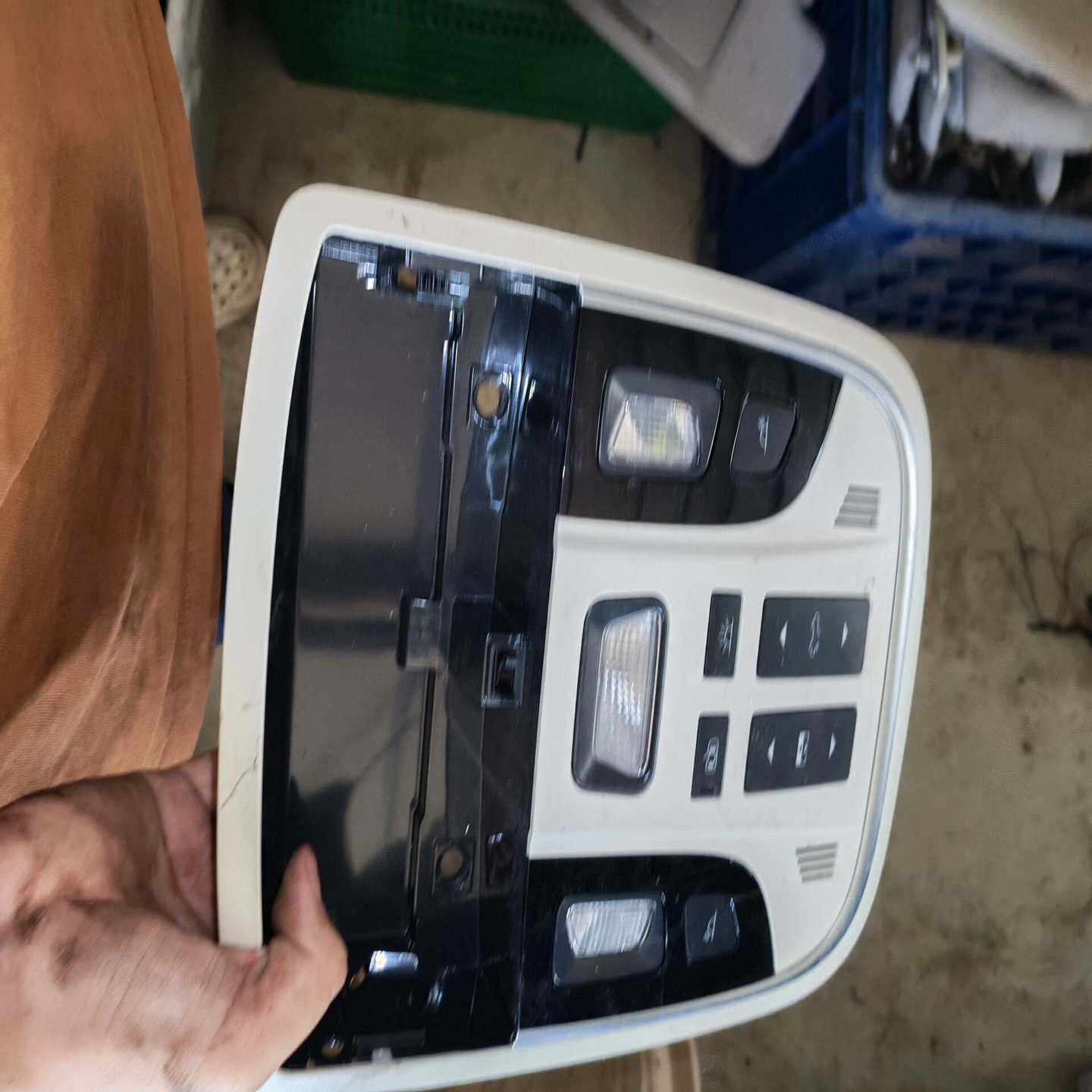 长城哈弗H6原装天窗开关总成，带阅读灯和氛围灯功能，型号41--议