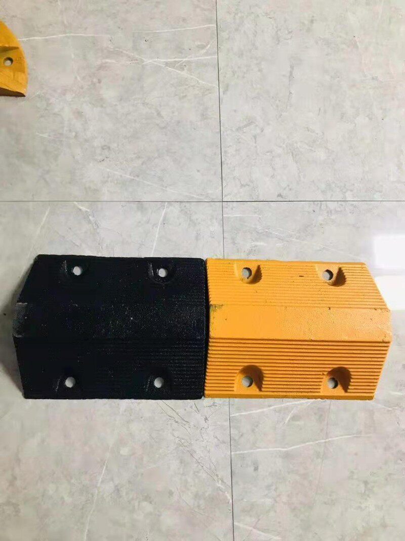 铸钢挡车器橡胶车轮止退器橡塑定位器车库车位限位器钢管挡车栏杆