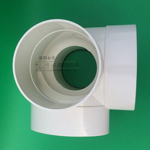 PVC110扁立四通改装90伸缩节坐便器扁管移位插入铁管直排三通
