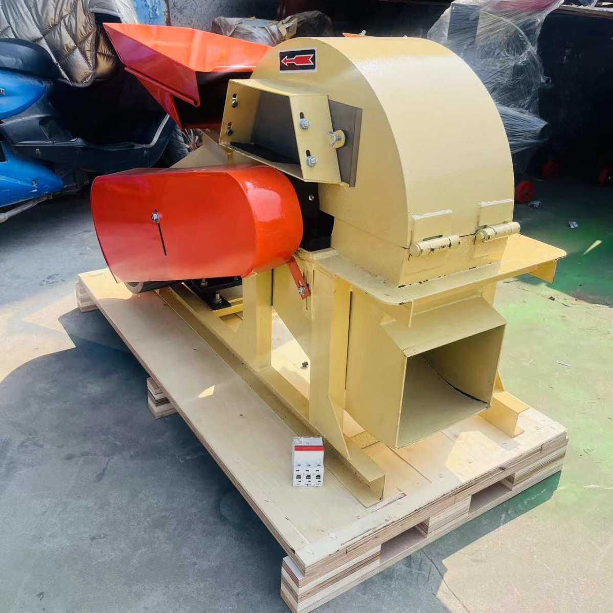 柴油移动竹子木材树枝粉碎机 木耳香菇锯末木屑破碎机