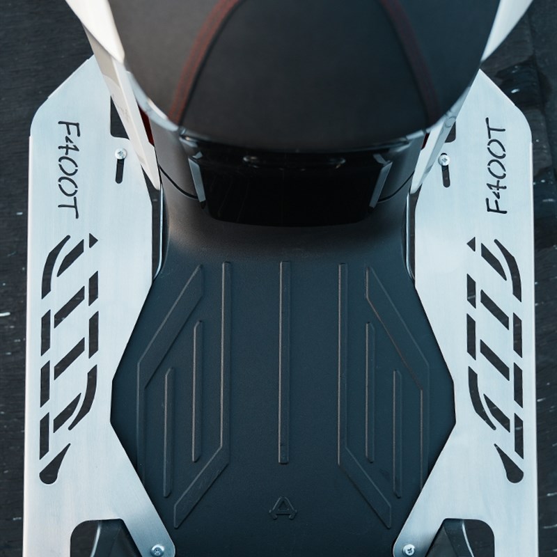 适配小牛电动车F400T通用增宽踏板加宽脚踏无失真安装不锈钢踏板