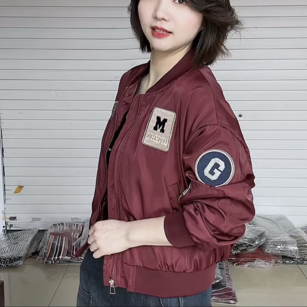 新款美式复古休闲立领棒球服纯色时尚刺绣贴标短外套女洋气女装潮