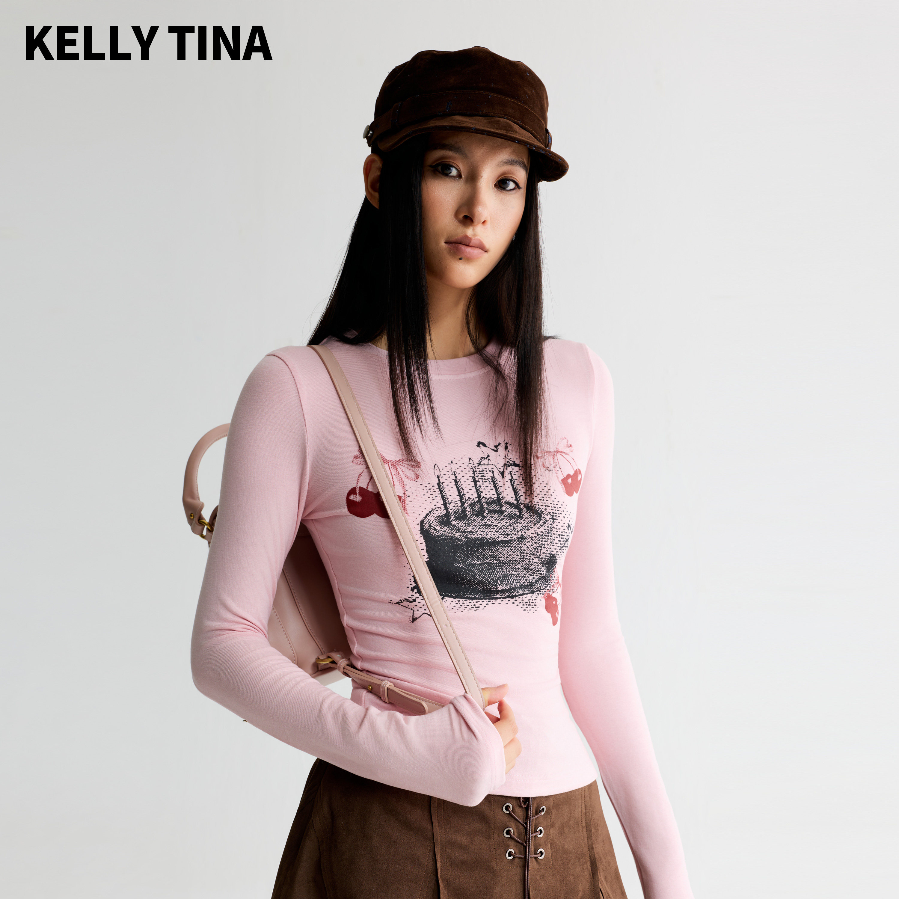 KELLY TINA 粉丝复古印花修身长袖羊毛打底衫女2026秋弹力圆领T恤