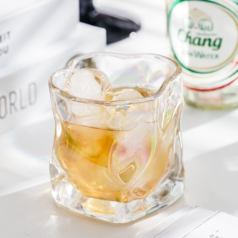 创意异形玻璃杯洋酒杯时尚威士忌酒杯小众杯子透明扎啤酒杯扭扭杯