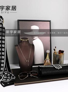 轻奢样板房间衣帽间装饰品摆件梳妆台软装首饰托盘挂画工艺品家饰