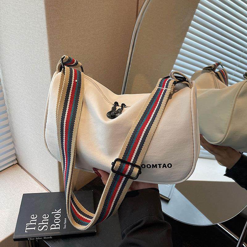 好货休闲尼龙布包包女2025新款潮时尚大容量斜挎枕头包百搭单肩通