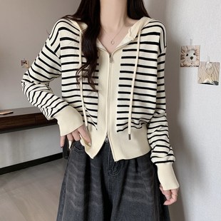 条纹外套上衣 小吉家大码 女装 胖mm慵懒风连帽拉链针织开衫 秋冬长袖