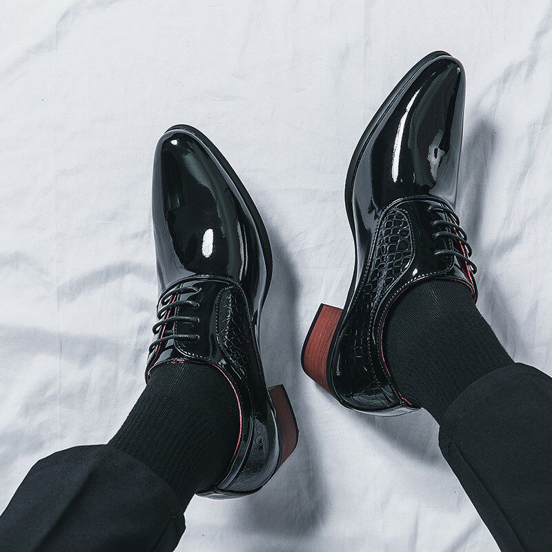 亮面韩版黑色男鞋结婚鞋时尚尖头高跟系带鞋透气休闲潮流男士皮鞋