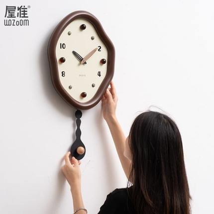 家用挂钟客厅2024高端W免打孔ZOOM新款现代轻奢准屋网红O钟表挂墙