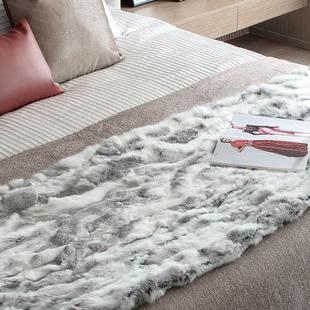 样板房搭巾北欧代现意AXT式 软装 轻奢客窗厅飘灰白兔毛皮休草搭毯