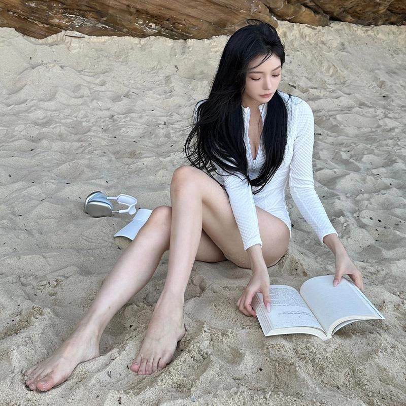 刘菲同款泳衣FIS女202亦5水年新款袖防晒专业冲浪长潜白色泳装水