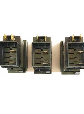 中国重汽配件豪沃A7/T7H工作灯开关翘板开关howoA7仪表台淋水开关