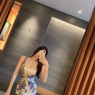 韩国江南美人优雅气质性感紫色藤蔓碎花花朵褶皱吊带连衣裙