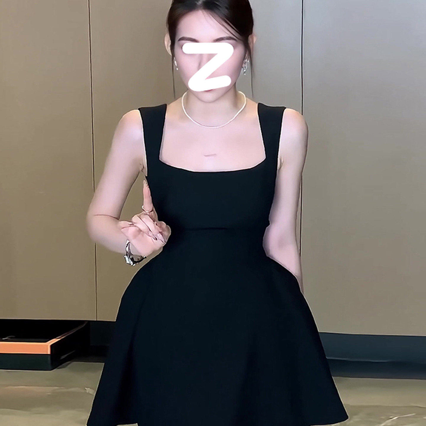 法式千金收腰吊带黑色吊带连衣裙掐腰显瘦小个子高级气质辣妹短裙