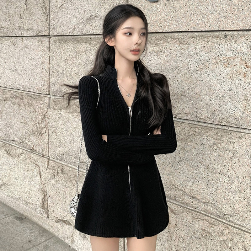半高领拉链大下摆针织连衣裙女秋冬新款气质御姐高级感a字短裙子 - 风凉夏旗舰店出品